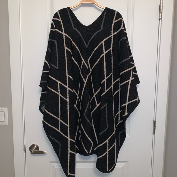 Beautiful cape - Picture 7 of 7